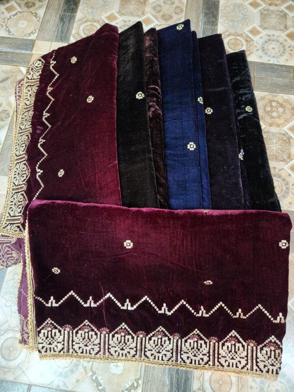 Women Shawl Velvet 🪡 work, 25